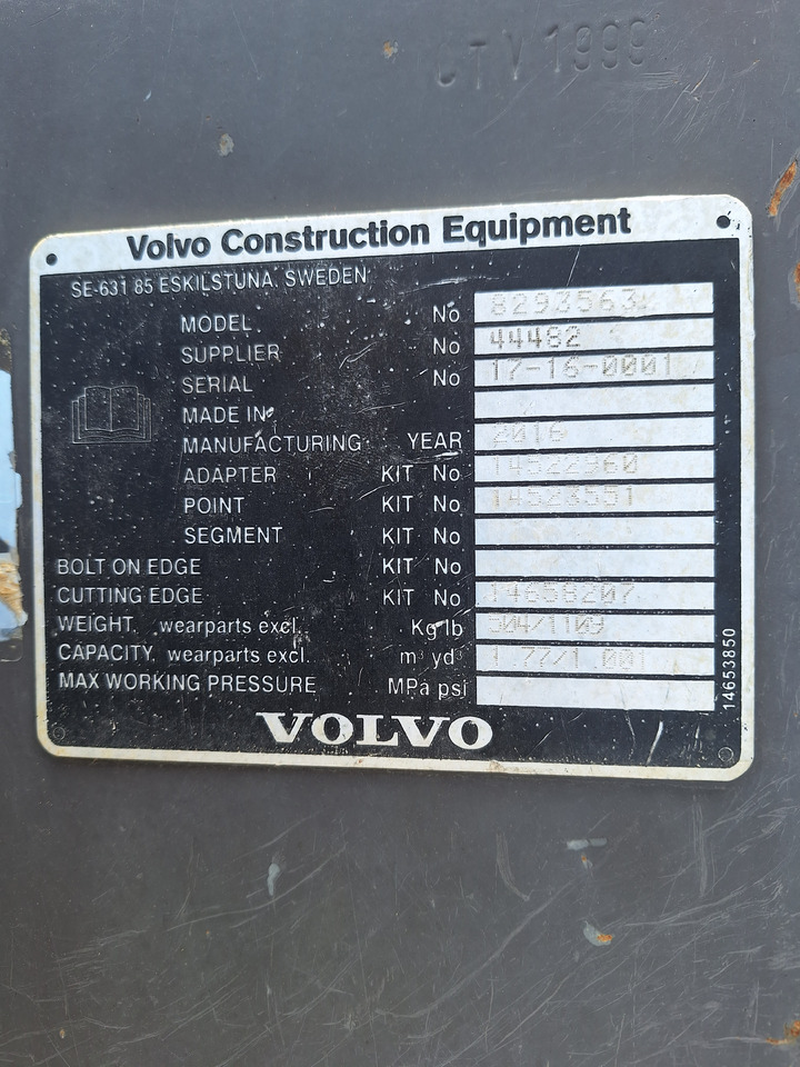 VOLVO digging bucket 1100 mm - Balde escavadora: foto 2 VOLVO digging bucket 1100 mm - Balde escavadora: foto 2