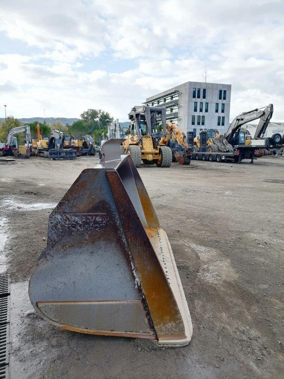 VOLVO loader bucket 2800 mm - Balde carregador para Pá carregadora de rodas: foto 3 VOLVO loader bucket 2800 mm - Balde carregador para Pá carregadora de rodas: foto 3