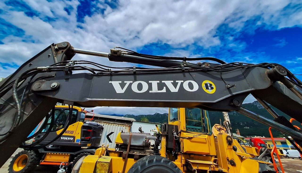 Escavadeira de rodas Volvo EWR150E: foto 32