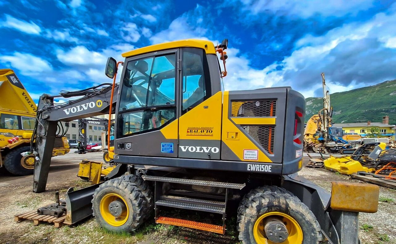 Escavadeira de rodas Volvo EWR150E: foto 1