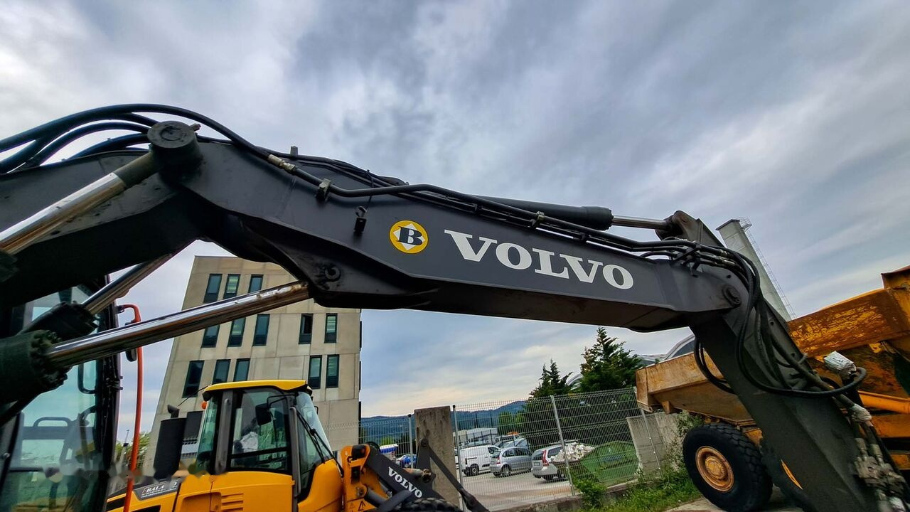 Volvo boom arm 14693314 Volvo EWR150E - Lança para Escavadeira: foto 1 Volvo boom arm 14693314 Volvo EWR150E - Lança para Escavadeira: foto 1