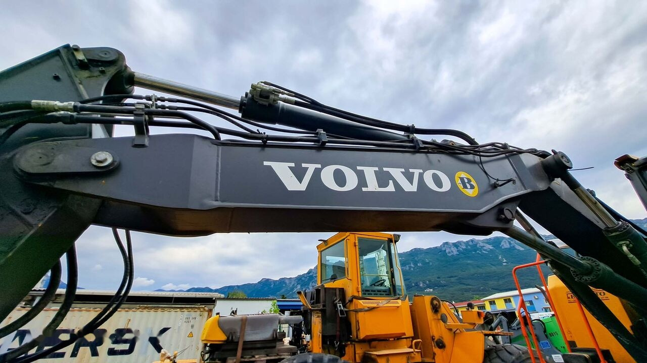 Volvo boom arm 14693314 Volvo EWR150E - Lança para Escavadeira: foto 2 Volvo boom arm 14693314 Volvo EWR150E - Lança para Escavadeira: foto 2