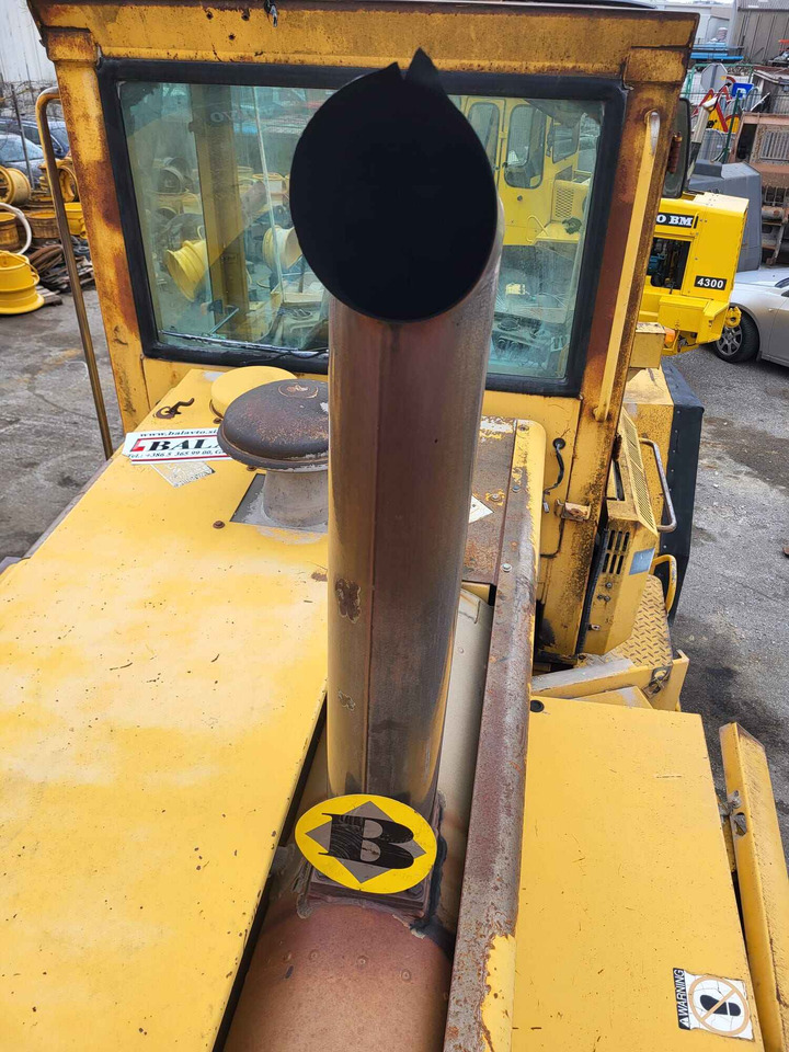 Volvo exhaust pipe - Tubo de escape para Pá carregadora: foto 1 Volvo exhaust pipe - Tubo de escape para Pá carregadora: foto 1