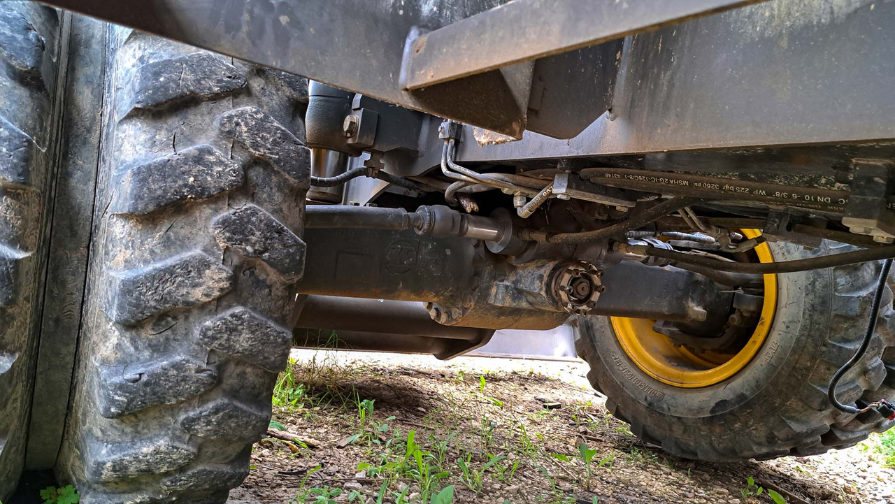 Volvo front axle 14693936 for Volvo EWR150E, EW180E, EWR170E, EW200E MH, EW160E - Eixo dianteiro para Escavadeira: foto 2 Volvo front axle 14693936 for Volvo EWR150E, EW180E, EWR170E, EW200E MH, EW160E - Eixo dianteiro para Escavadeira: foto 2