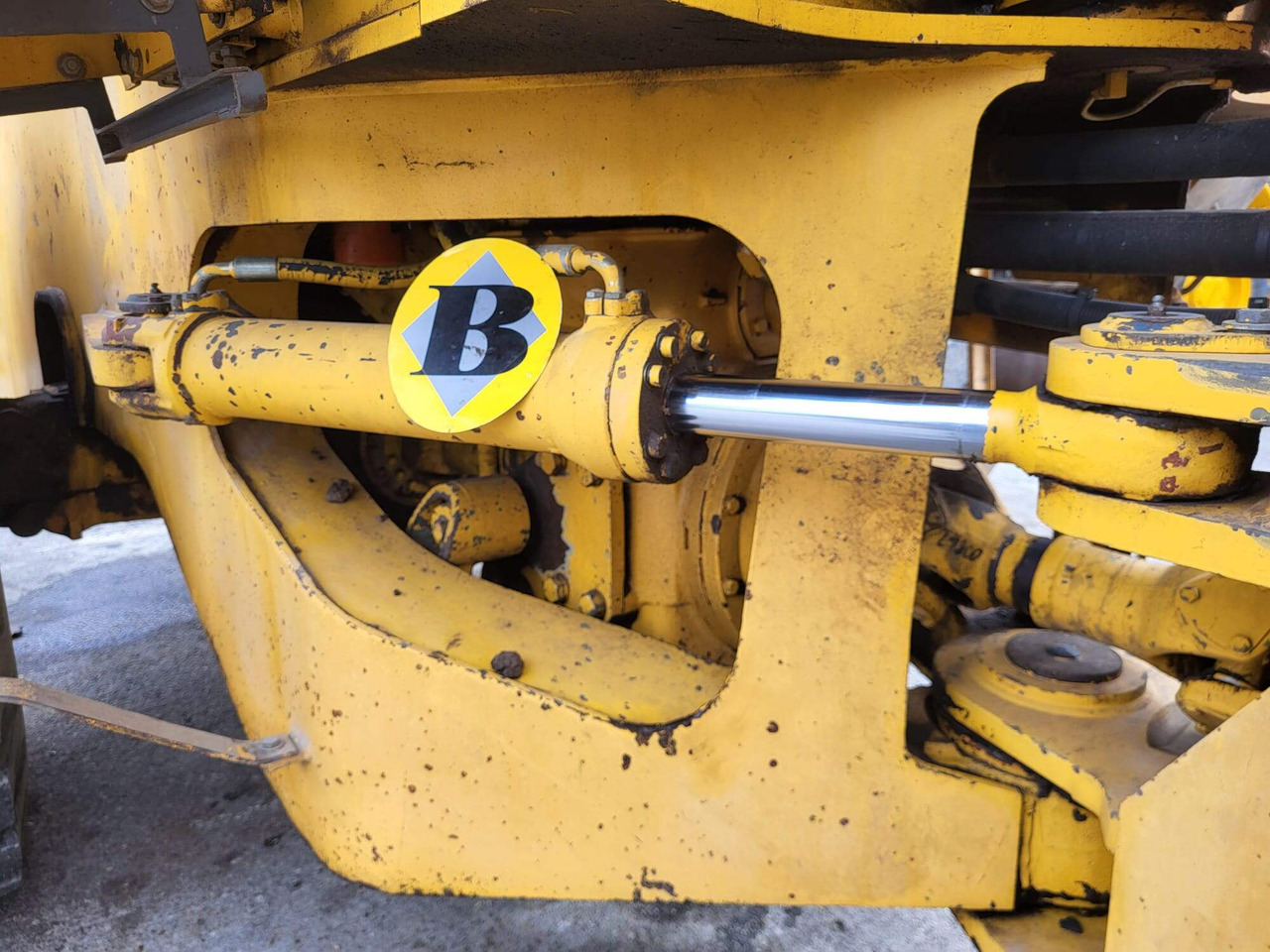 Volvo hydraulic cylinder - Cilindro hidráulico para Pá carregadora: foto 1 Volvo hydraulic cylinder - Cilindro hidráulico para Pá carregadora: foto 1