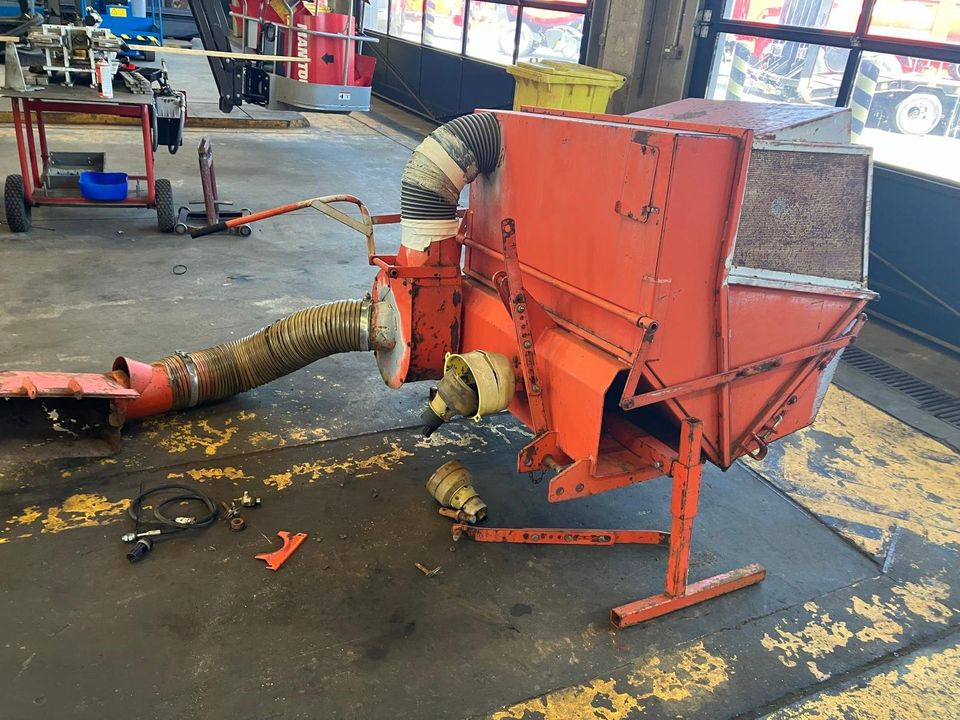 Mähwerk 1,35m mit Absaugung für Kubota B1550 - Peça de reposição: foto 4 Mähwerk 1,35m mit Absaugung für Kubota B1550 - Peça de reposição: foto 4