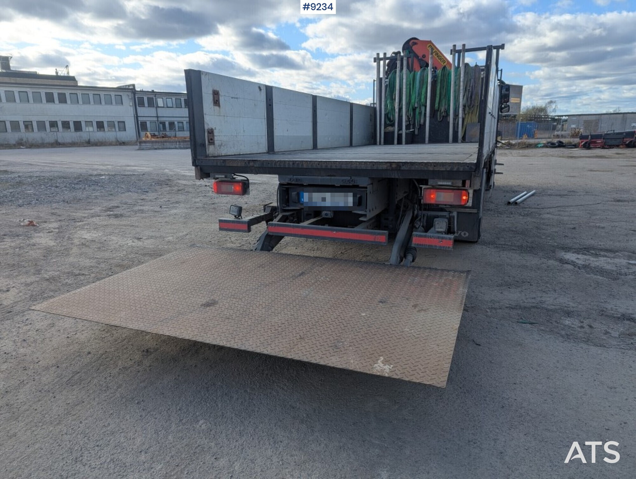 Camião de caixa aberta/ Plataforma, Camião grua Crane Truck Volvo FM 330 4X2 with tail lift: foto 14