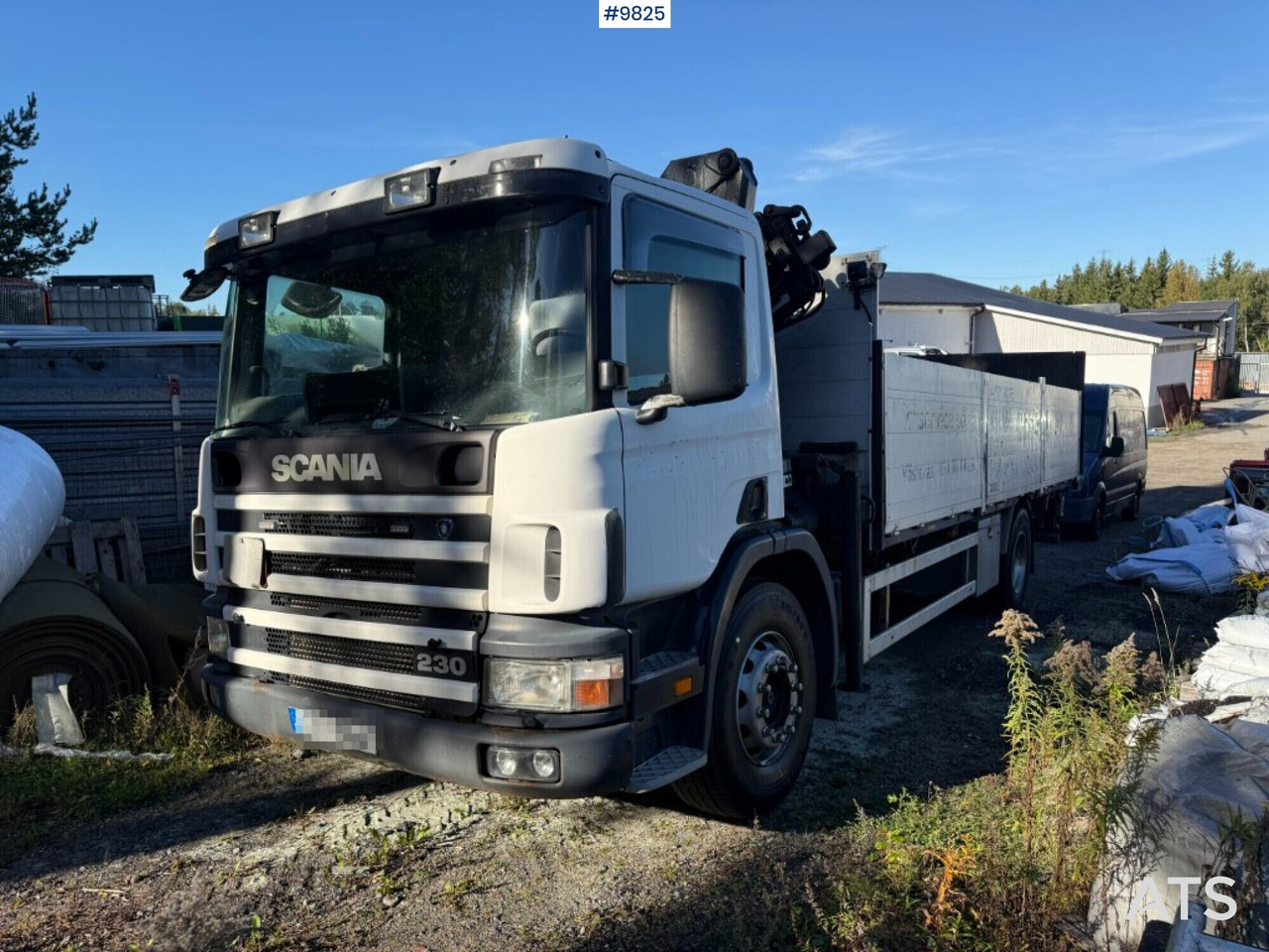 Crane truck Scania P94 230 with tail lift - Camião de caixa aberta/ Plataforma, Camião grua: foto 1 Crane truck Scania P94 230 with tail lift - Camião de caixa aberta/ Plataforma, Camião grua: foto 1