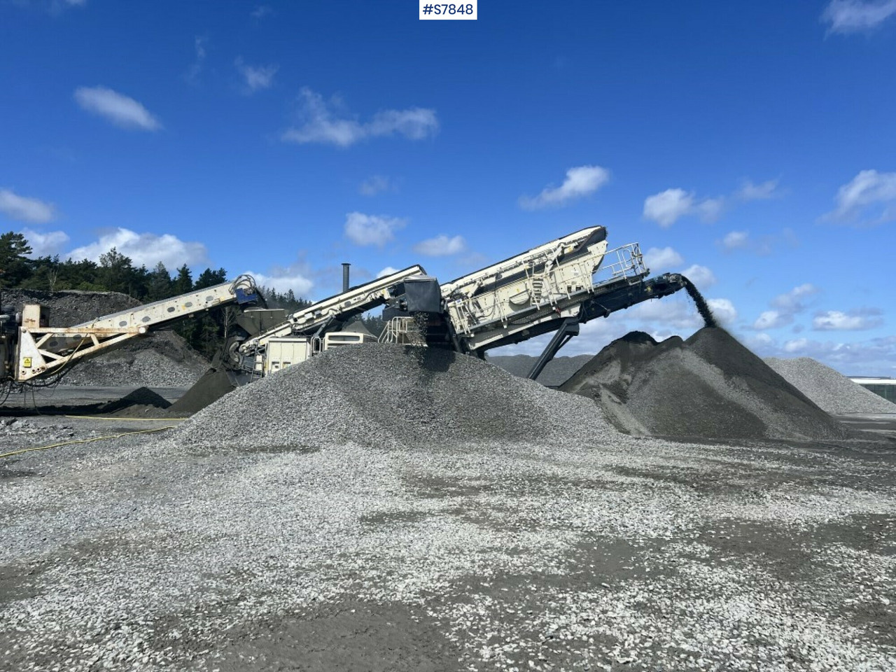 Crusher on tracks, Metso Lokotrack LT 330D (See video) - Britador: foto 5 Crusher on tracks, Metso Lokotrack LT 330D (See video) - Britador: foto 5