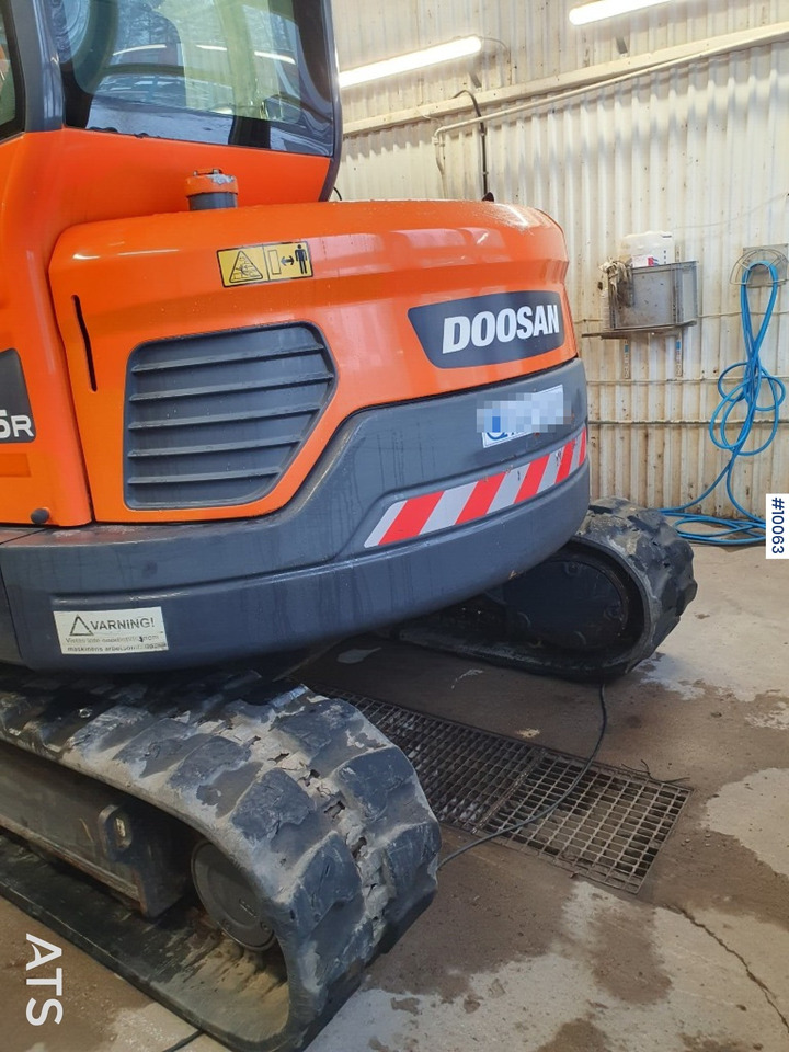 Doosan DX85R-3 Crawler Excavator with tiltrotator and attachments - Escavadora de rastos: foto 4 Doosan DX85R-3 Crawler Excavator with tiltrotator and attachments - Escavadora de rastos: foto 4