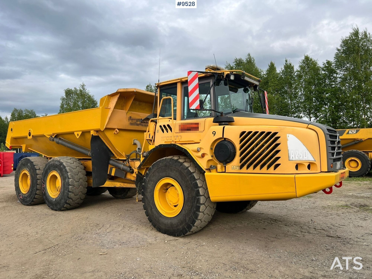Dumper Volvo A25D 6X6 (SEE VIDEO) - Caminhão articulado: foto 1 Dumper Volvo A25D 6X6 (SEE VIDEO) - Caminhão articulado: foto 1