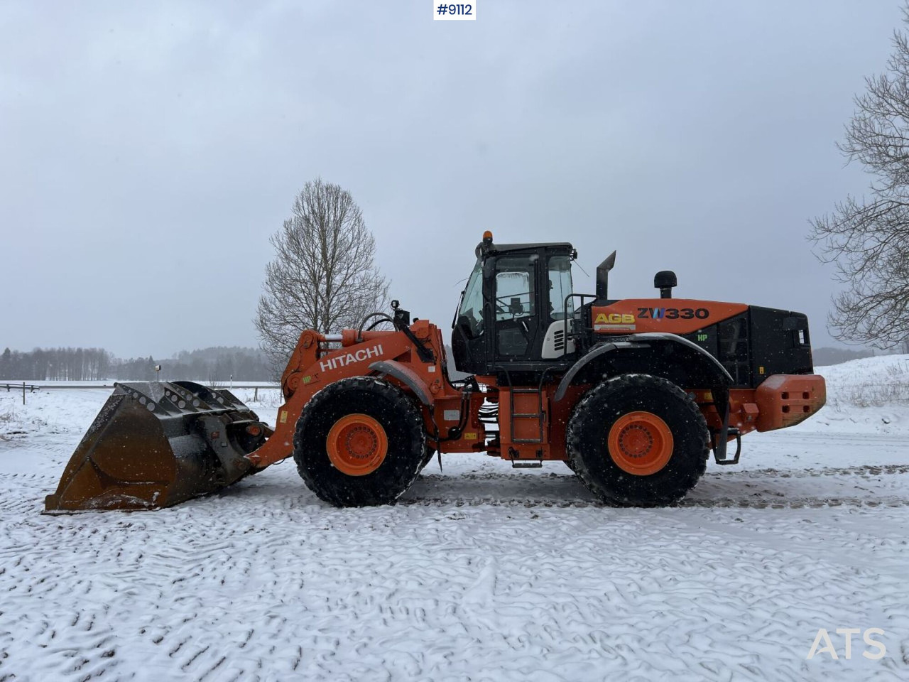 Hitachi ZW 330-5B Wheel loader with bucket (VIDEO) - Pá carregadora de rodas: foto 1 Hitachi ZW 330-5B Wheel loader with bucket (VIDEO) - Pá carregadora de rodas: foto 1