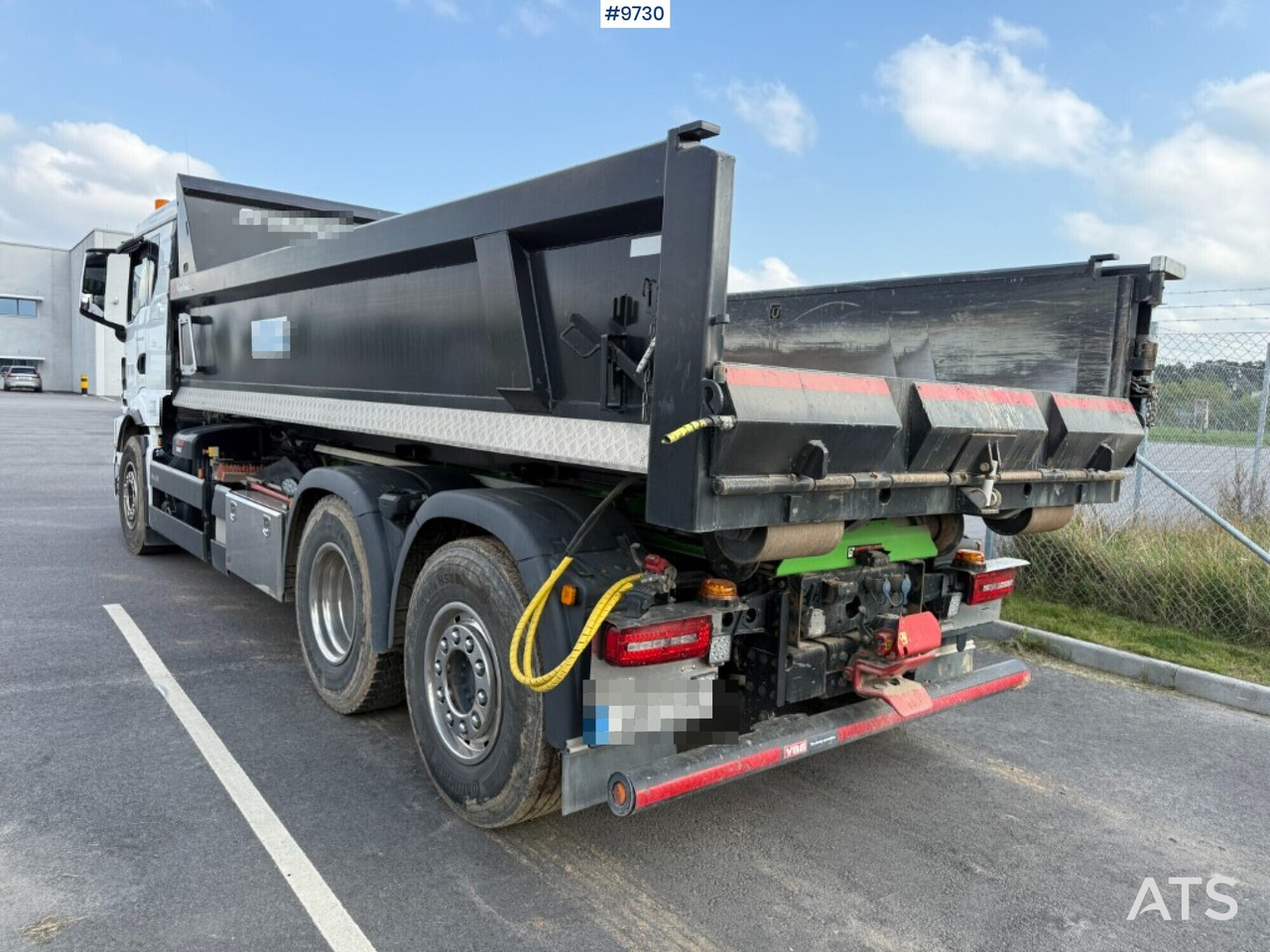Camião polibenne Hook lift MAN TGS 26.510 with crane flatbed and gravel flatbed: foto 7 Camião polibenne Hook lift MAN TGS 26.510 with crane flatbed and gravel flatbed: foto 7