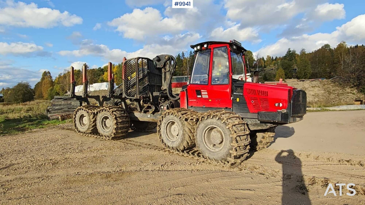 Komatsu 895 Forwarder (VIDEO) - Forwarder: foto 2 Komatsu 895 Forwarder (VIDEO) - Forwarder: foto 2