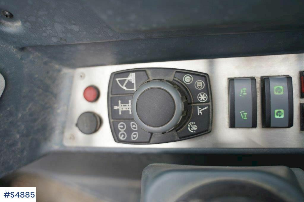 Empilhador telescópico Magni RTH 6,30 SH-M/C Around turning telescopic loader: foto 16 Empilhador telescópico Magni RTH 6,30 SH-M/C Around turning telescopic loader: foto 16