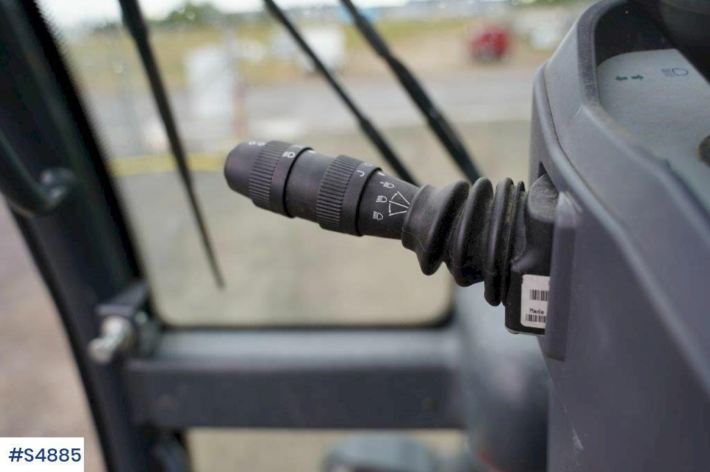 Empilhador telescópico Magni RTH 6,30 SH-M/C Around turning telescopic loader: foto 22 Empilhador telescópico Magni RTH 6,30 SH-M/C Around turning telescopic loader: foto 22