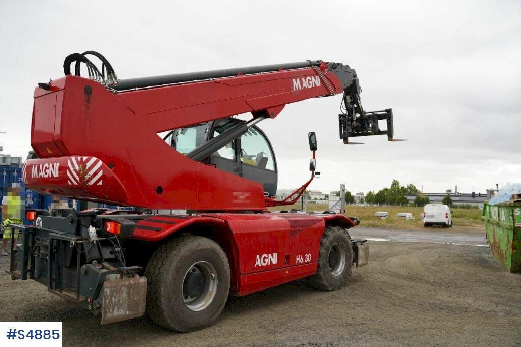 Empilhador telescópico Magni RTH 6,30 SH-M/C Around turning telescopic loader: foto 6 Empilhador telescópico Magni RTH 6,30 SH-M/C Around turning telescopic loader: foto 6