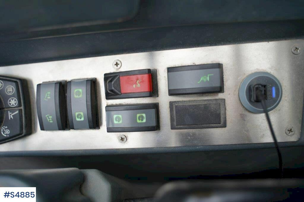 Empilhador telescópico Magni RTH 6,30 SH-M/C Around turning telescopic loader: foto 17 Empilhador telescópico Magni RTH 6,30 SH-M/C Around turning telescopic loader: foto 17