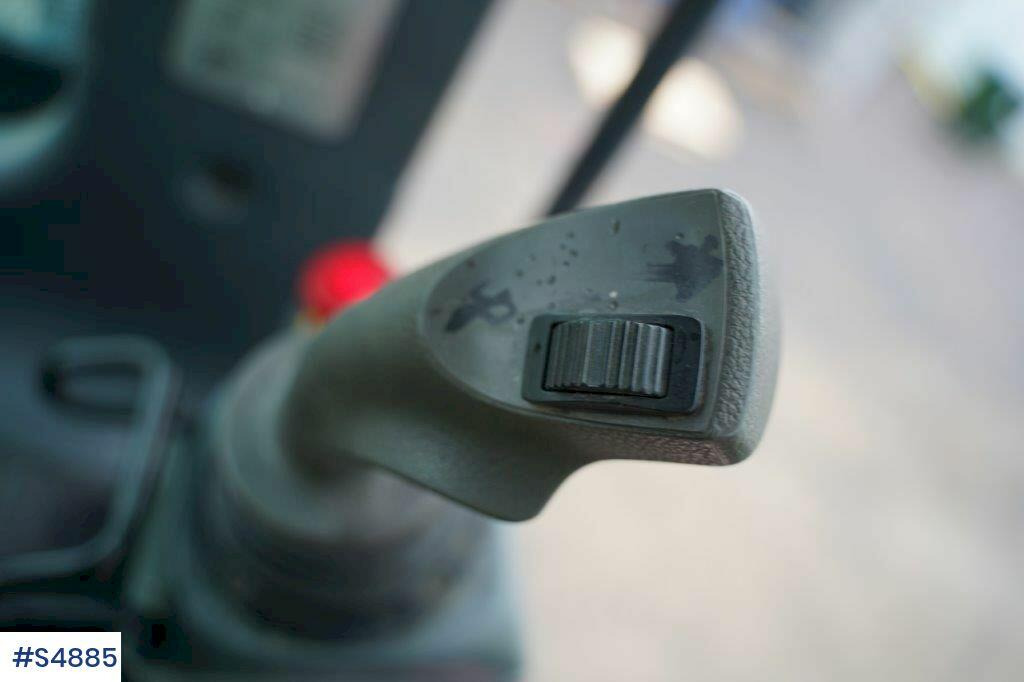 Empilhador telescópico Magni RTH 6,30 SH-M/C Around turning telescopic loader: foto 24 Empilhador telescópico Magni RTH 6,30 SH-M/C Around turning telescopic loader: foto 24