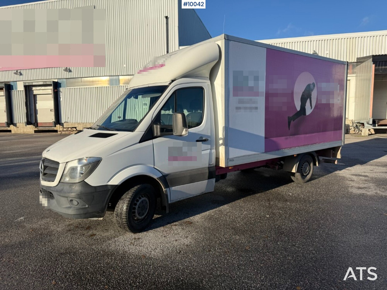 Mercedes Benz Sprinter with tail lift - Carrinha de contentor: foto 1 Mercedes Benz Sprinter with tail lift - Carrinha de contentor: foto 1