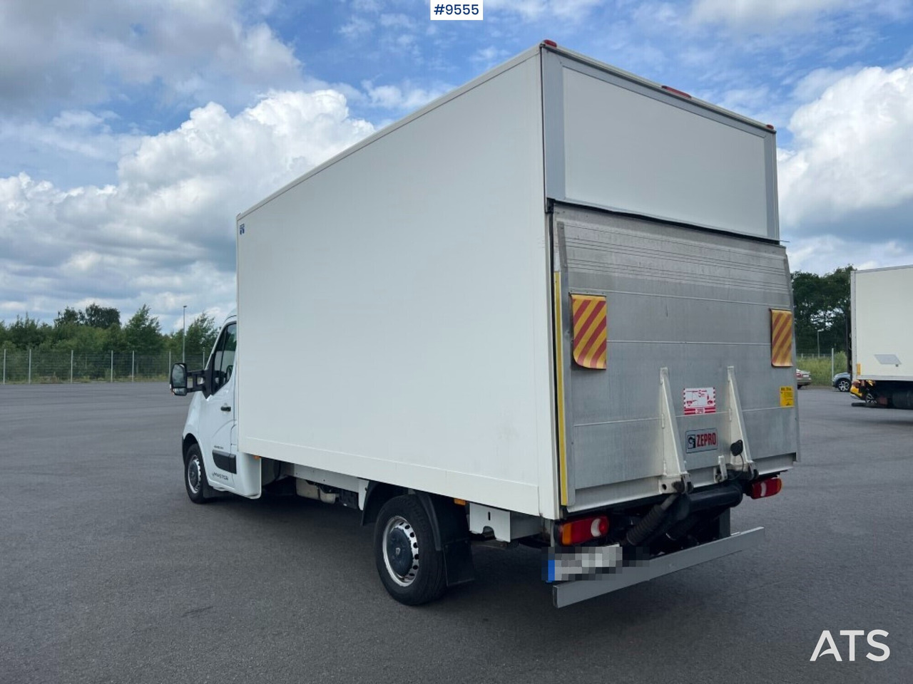 Renault Master with tail lift - Carrinha de contentor: foto 4 Renault Master with tail lift - Carrinha de contentor: foto 4
