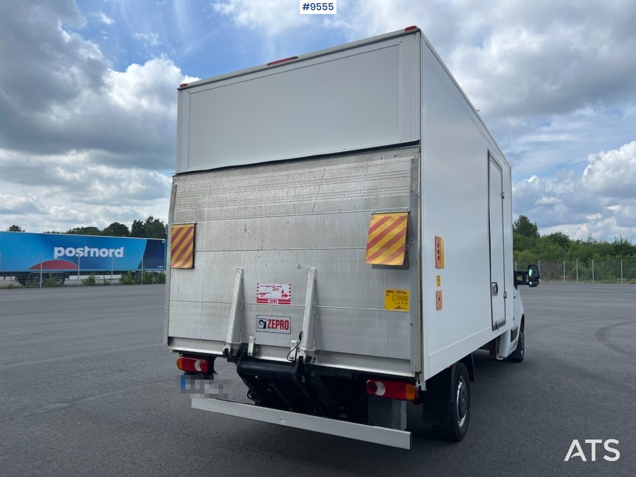 Renault Master with tail lift - Carrinha de contentor: foto 3 Renault Master with tail lift - Carrinha de contentor: foto 3