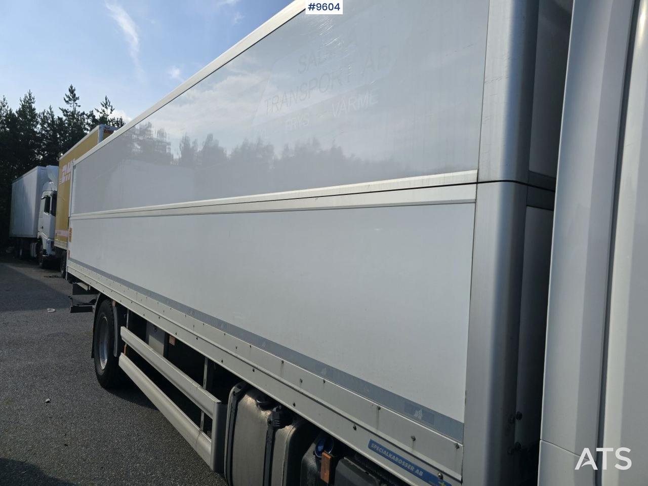 Camião furgão Scania P250 Liftable and lowerable body: foto 15