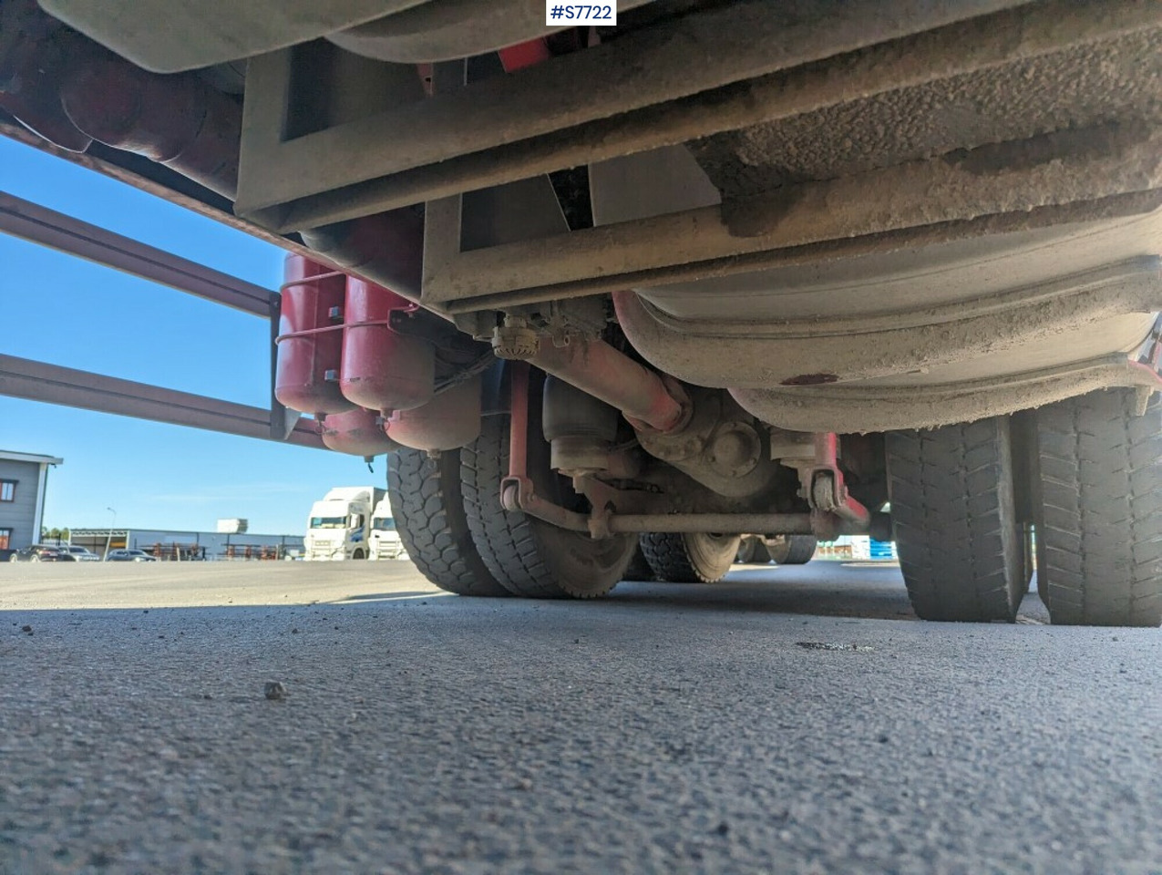 Tipper Truck DAF FAT XF530Z - Camião basculante: foto 4 Tipper Truck DAF FAT XF530Z - Camião basculante: foto 4