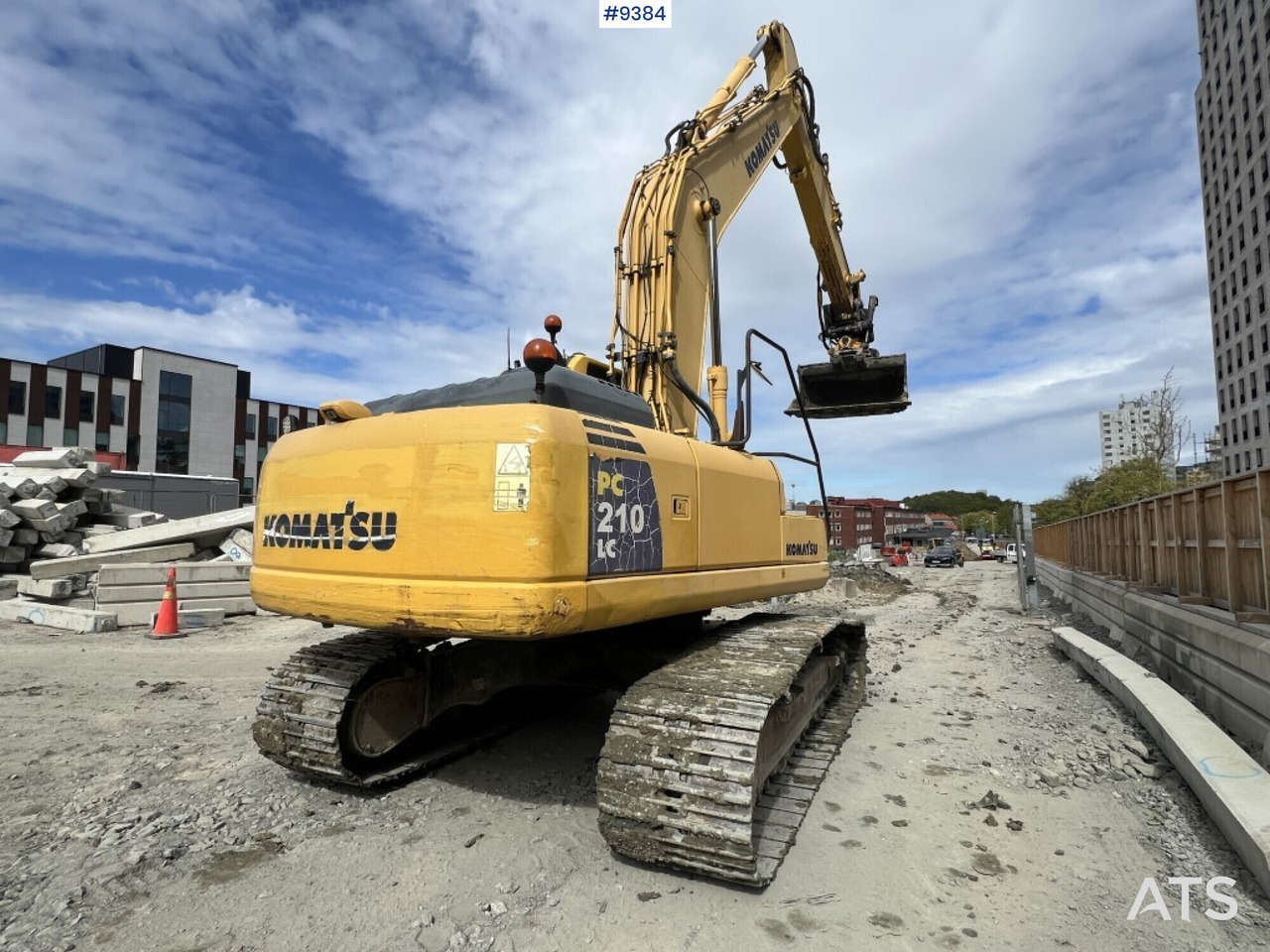 Locação financeira de Tracked excavator Komatsu PC210LC (VIDEO) Tracked excavator Komatsu PC210LC (VIDEO): foto 10 Locação financeira de Tracked excavator Komatsu PC210LC (VIDEO) Tracked excavator Komatsu PC210LC (VIDEO): foto 10