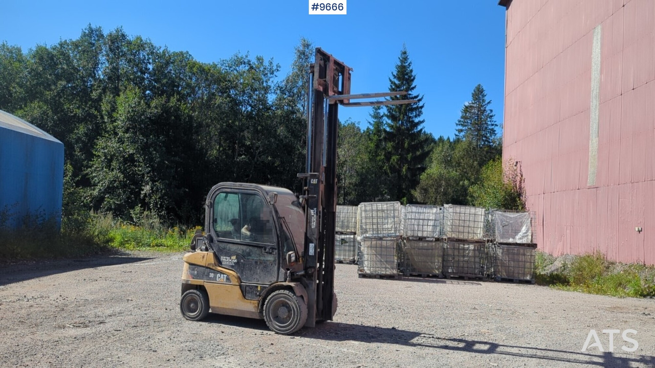 Truck CAT DP30N Defect (See Video) - Empilhador a diesel: foto 3 Truck CAT DP30N Defect (See Video) - Empilhador a diesel: foto 3