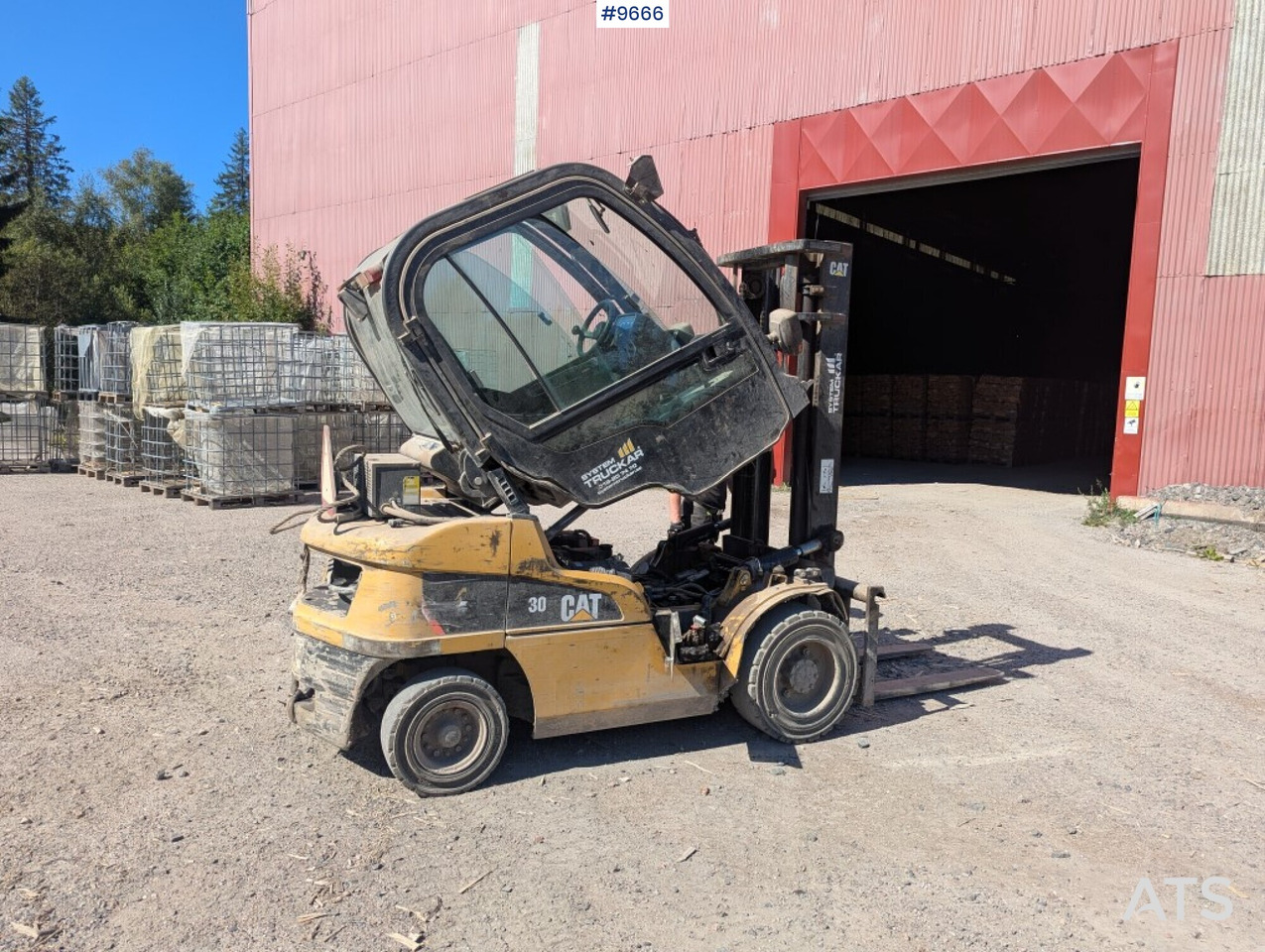 Truck CAT DP30N Defect (See Video) - Empilhador a diesel: foto 2 Truck CAT DP30N Defect (See Video) - Empilhador a diesel: foto 2
