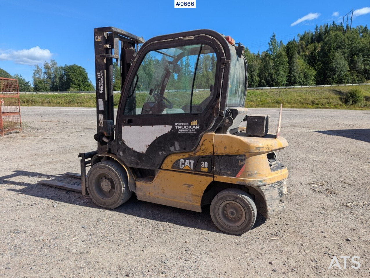 Truck CAT DP30N Defect (See Video) - Empilhador a diesel: foto 4 Truck CAT DP30N Defect (See Video) - Empilhador a diesel: foto 4