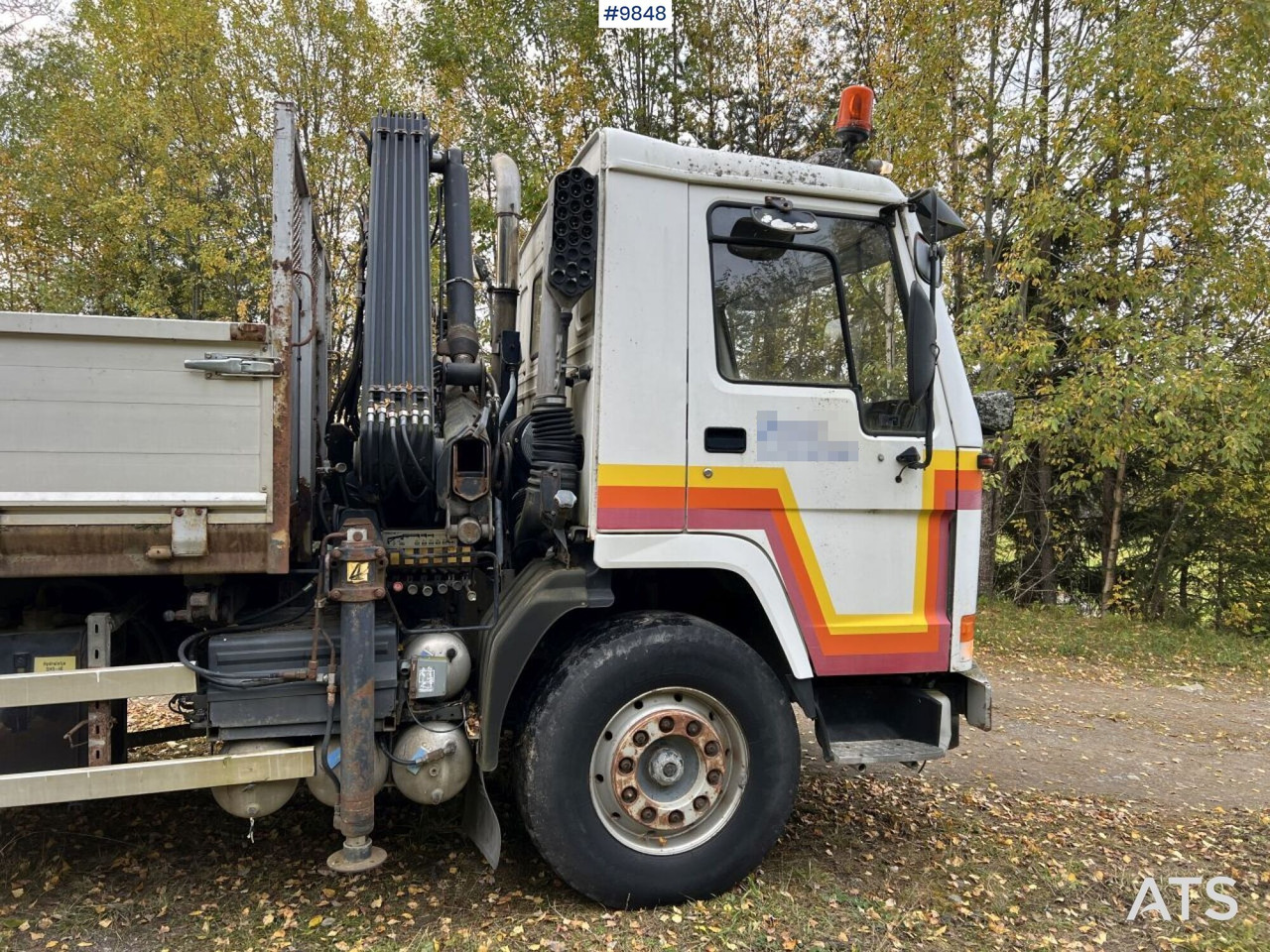 VOLVO FL7 4X2 Crane truck/Dump truck with Hiab071 crane - Camião basculante: foto 4 VOLVO FL7 4X2 Crane truck/Dump truck with Hiab071 crane - Camião basculante: foto 4