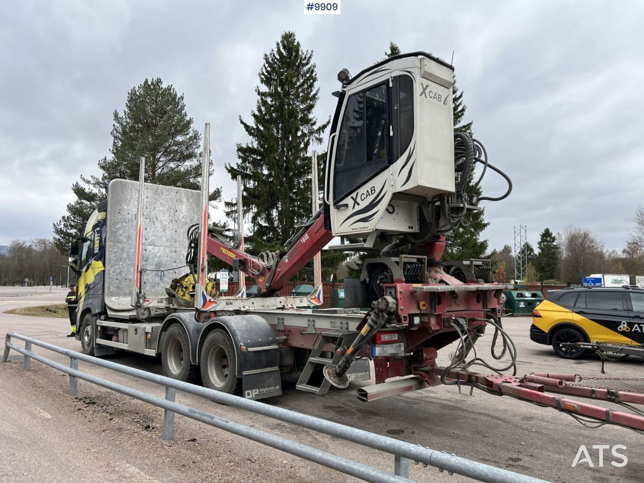 Volvo FH 64R Timber truck with crane and trailer - Camião de transporte de madeira, Camião grua: foto 4 Volvo FH 64R Timber truck with crane and trailer - Camião de transporte de madeira, Camião grua: foto 4