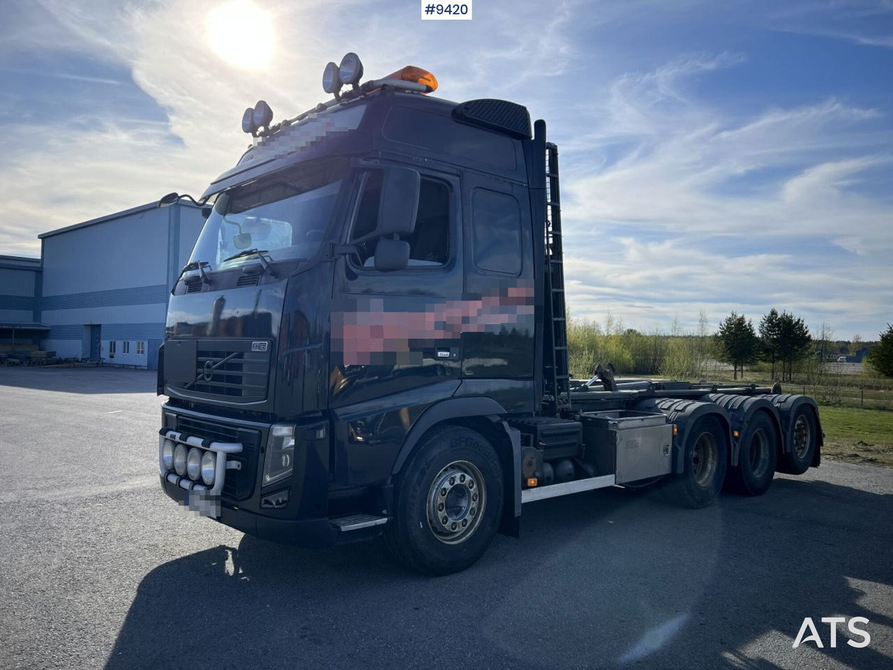 Volvo FH16 8*4 Tridem Hooklift - Camião polibenne: foto 1 Volvo FH16 8*4 Tridem Hooklift - Camião polibenne: foto 1