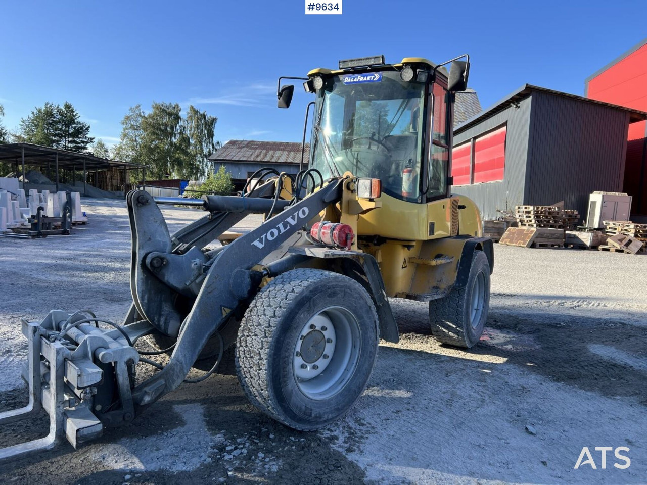Volvo L30Z Wheel loader with multiple attachments - Pá carregadora de rodas: foto 1 Volvo L30Z Wheel loader with multiple attachments - Pá carregadora de rodas: foto 1