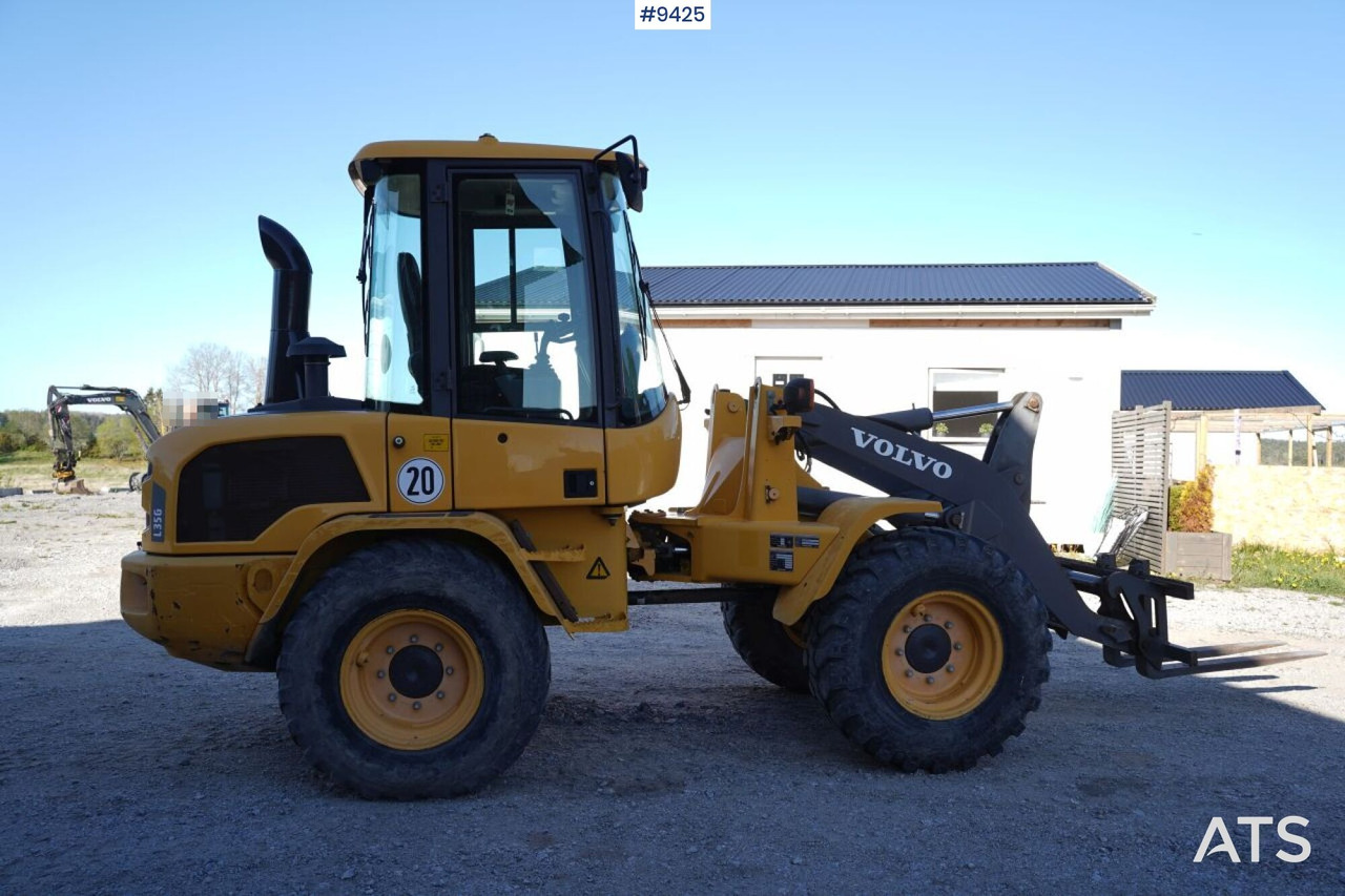 Locação financeira de  Volvo L35 G with implements (VIDEO) Volvo L35 G with implements (VIDEO): foto 13