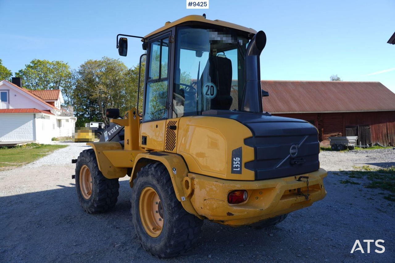 Locação financeira de  Volvo L35 G with implements (VIDEO) Volvo L35 G with implements (VIDEO): foto 12