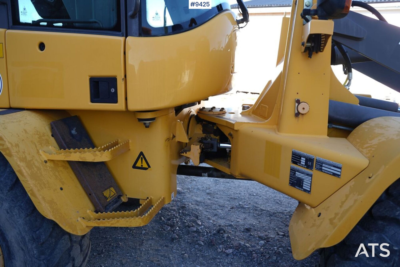 Locação financeira de  Volvo L35 G with implements (VIDEO) Volvo L35 G with implements (VIDEO): foto 20