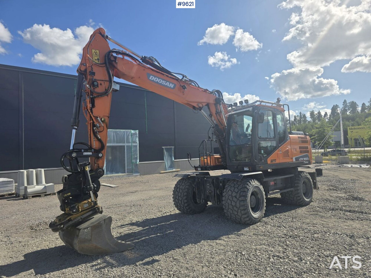 Escavadeira de rodas Wheeled Excavator Doosan DX160W with attachment and trailer: foto 9 Escavadeira de rodas Wheeled Excavator Doosan DX160W with attachment and trailer: foto 9