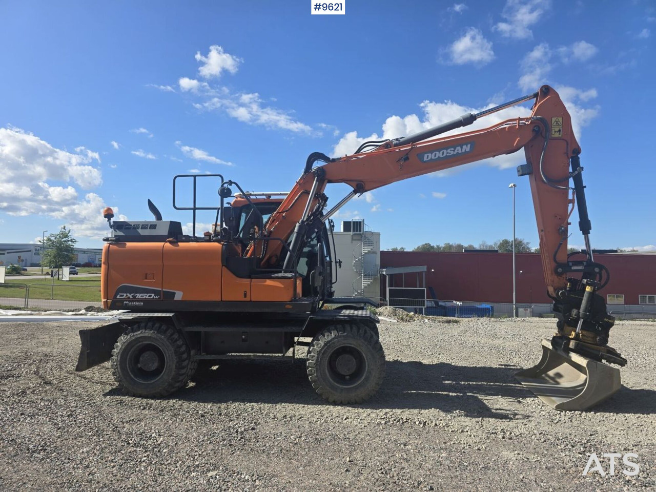 Escavadeira de rodas Wheeled Excavator Doosan DX160W with attachment and trailer: foto 8 Escavadeira de rodas Wheeled Excavator Doosan DX160W with attachment and trailer: foto 8