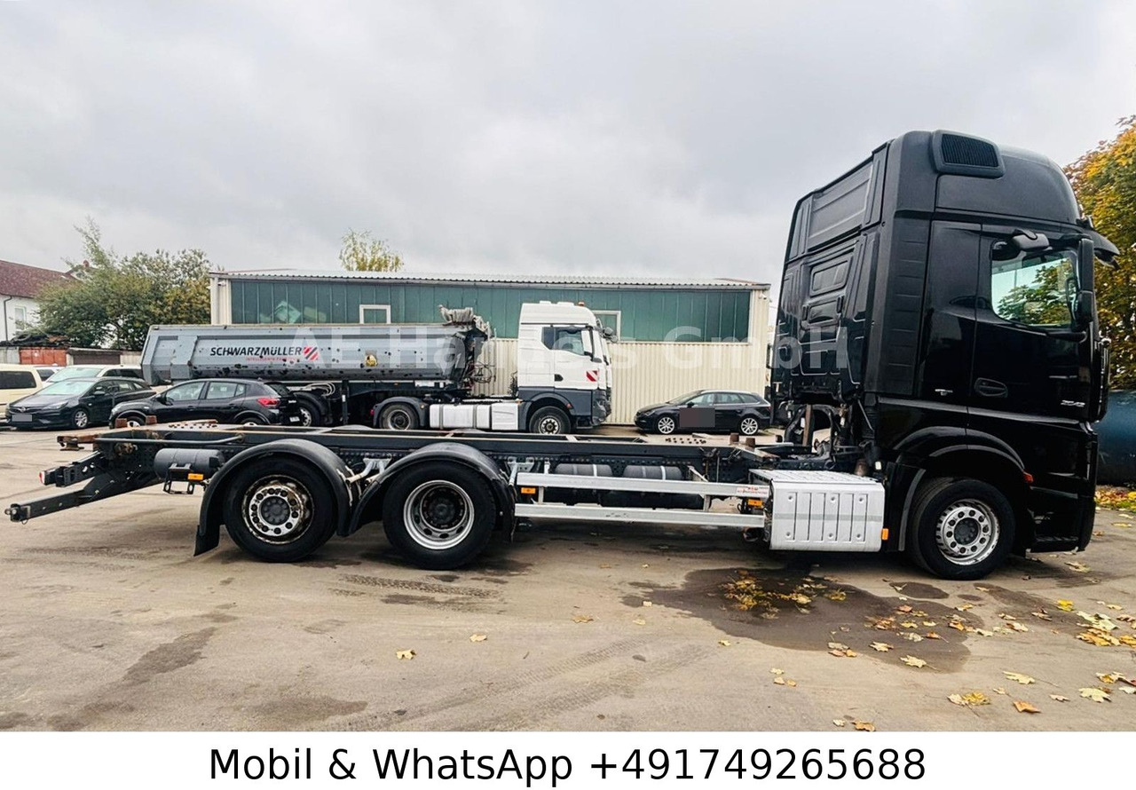 Mercedes-Benz Actros 2542 GigaSpace LL BDF*Retarder/Multi/Lift - Camião transportador de contêineres/ Caixa móvel: foto 2 Mercedes-Benz Actros 2542 GigaSpace LL BDF*Retarder/Multi/Lift - Camião transportador de contêineres/ Caixa móvel: foto 2