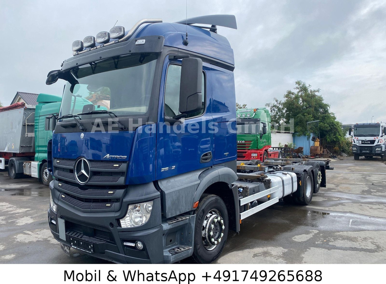 Mercedes-Benz Benz Actros IV 2542 L LL 6x2 *Retarder/Lift/LDW - Camião transportador de contêineres/ Caixa móvel: foto 3 Mercedes-Benz Benz Actros IV 2542 L LL 6x2 *Retarder/Lift/LDW - Camião transportador de contêineres/ Caixa móvel: foto 3