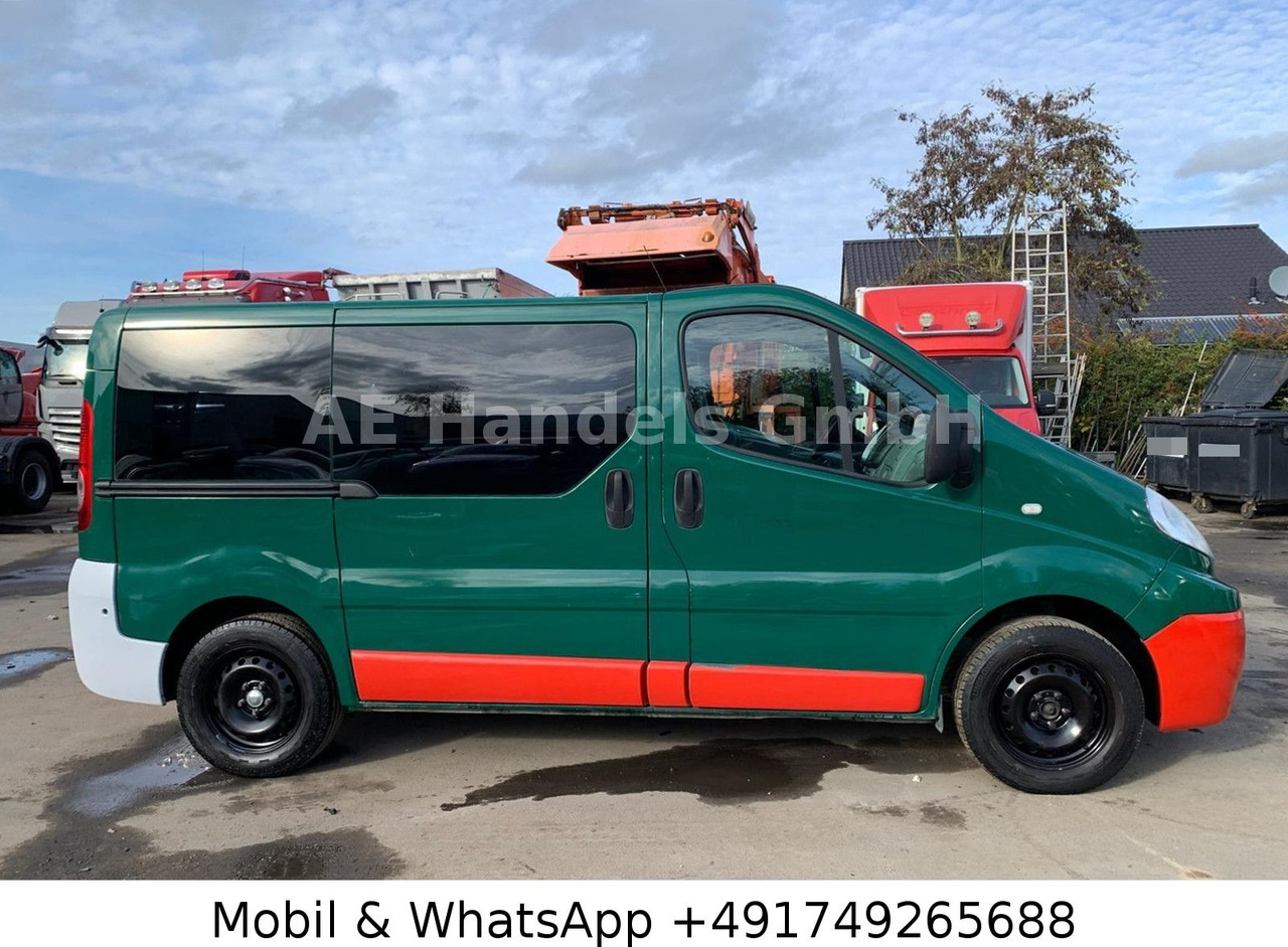 Renault Trafic Combi 9 Sitzer *Klima/Radio/1xSchiebetür - Furgão de passageiros: foto 2 Renault Trafic Combi 9 Sitzer *Klima/Radio/1xSchiebetür - Furgão de passageiros: foto 2