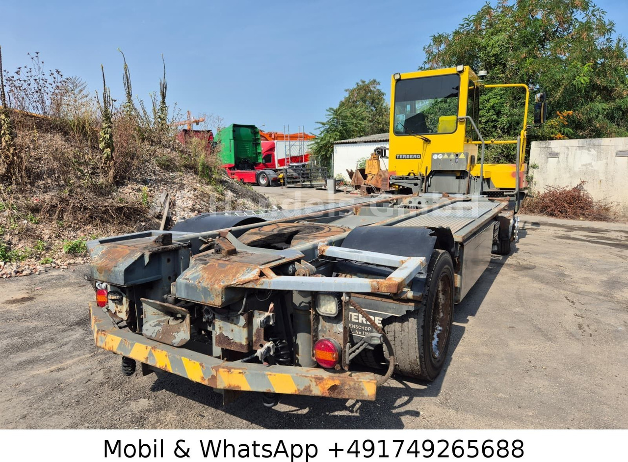 Terberg BC 182 4x2 Rangierfahrzeug *Klima - Camião transportador de contêineres/ Caixa móvel: foto 3 Terberg BC 182 4x2 Rangierfahrzeug *Klima - Camião transportador de contêineres/ Caixa móvel: foto 3