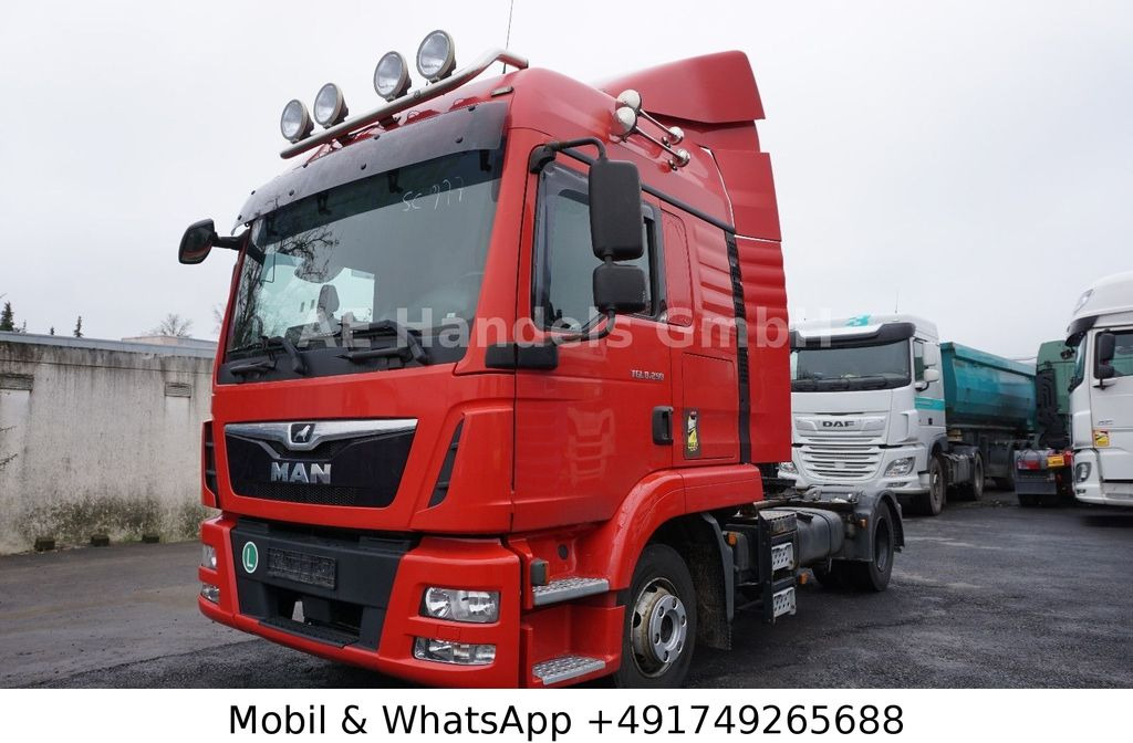 MAN TGL 8.250 LX BL *LDW/Navi/2xTank/Sitzheizung - Tractor: foto 1 MAN TGL 8.250 LX BL *LDW/Navi/2xTank/Sitzheizung - Tractor: foto 1