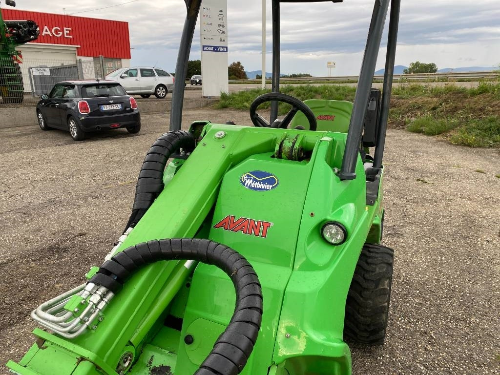 Carregadora articulada Avant M 528 EIPTT /Certificat CE endommagée: foto 26
