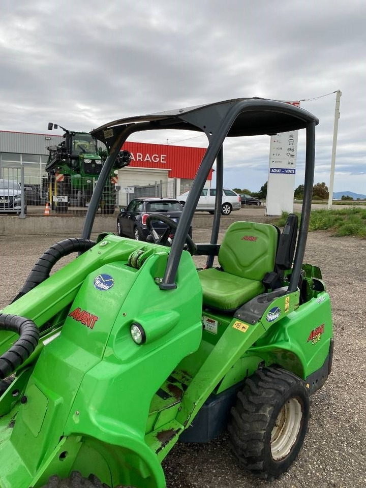 Carregadora articulada Avant M 528 EIPTT /Certificat CE endommagée: foto 28