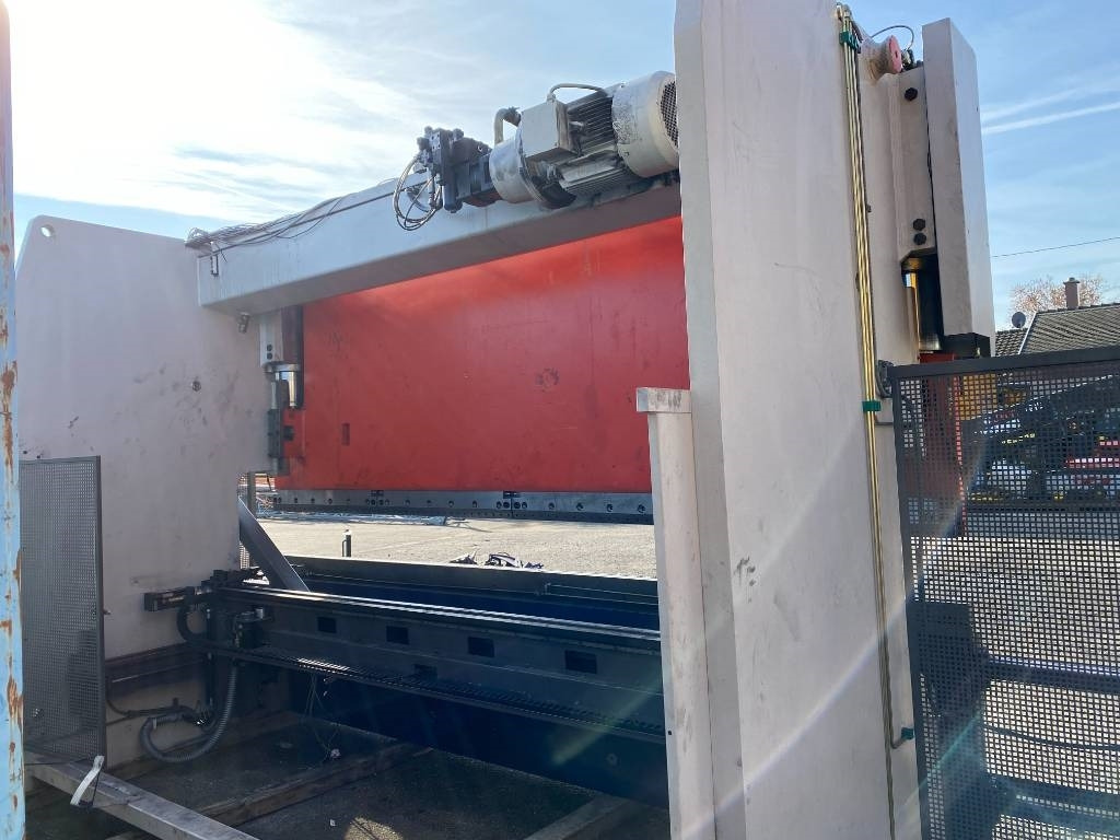 BEYELER Presse/Plieuse PR6 2000KNx4100MM endommagé - Quinadeira: foto 3 BEYELER Presse/Plieuse PR6 2000KNx4100MM endommagé - Quinadeira: foto 3