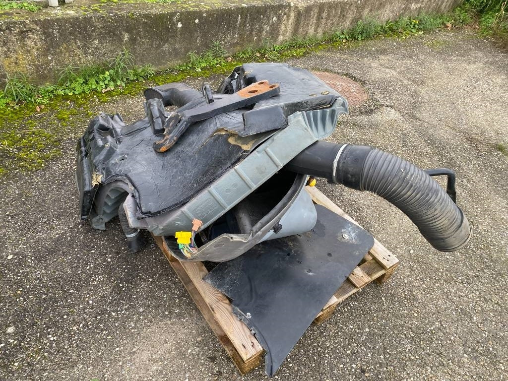 Trator Deutz-fahr AGROTRON 610TTV / Carte Grise Française endommagé: foto 13
